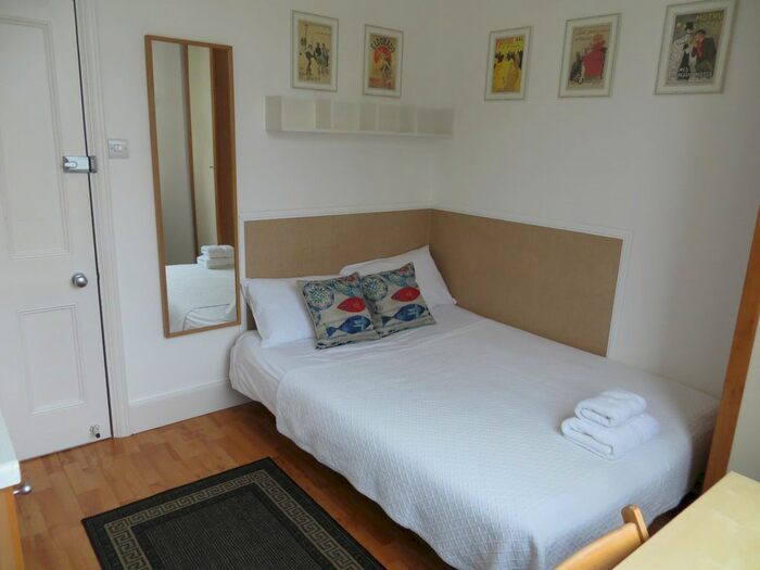 Studio To Rent In Fulham Palace Road, Hammersmith, London, W6