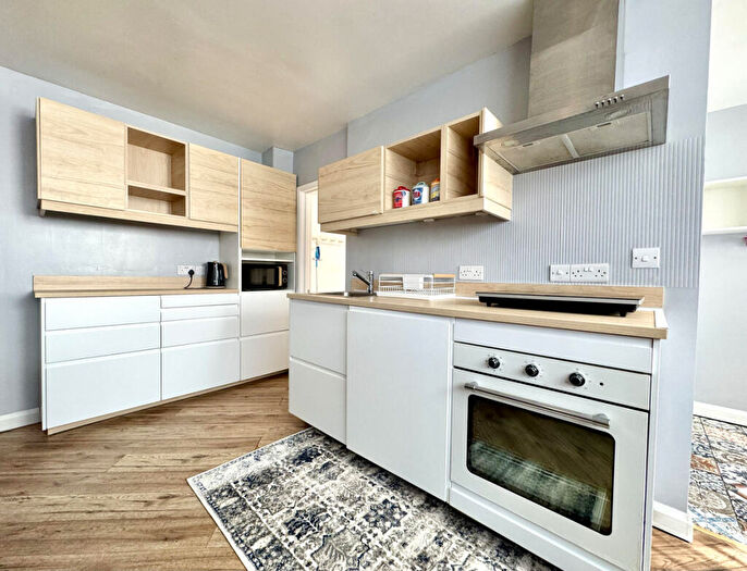 1 Bedroom Flat To Rent In Iddesleigh Terrace, Dawlish, EX7