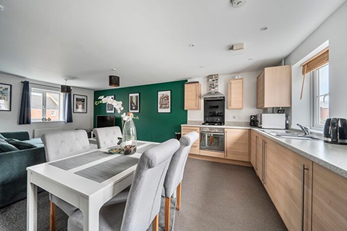 2 Bedroom Flat For Sale In Eyre Close, Haydon End, Swindon, SN25