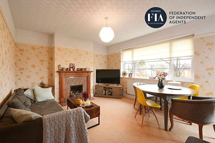 2 Bedroom Flat To Rent In Sutherland Road, London, W13