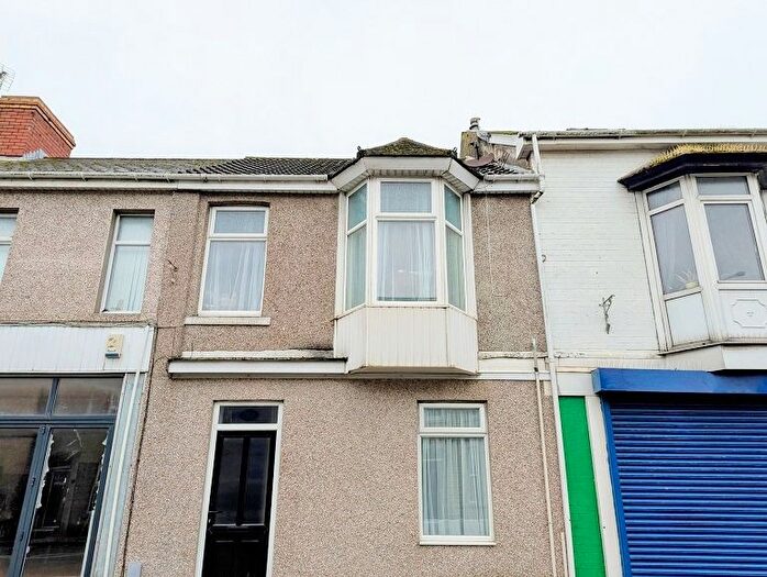 1 Bedroom Flat For Sale In New Road, Porthcawl, CF36