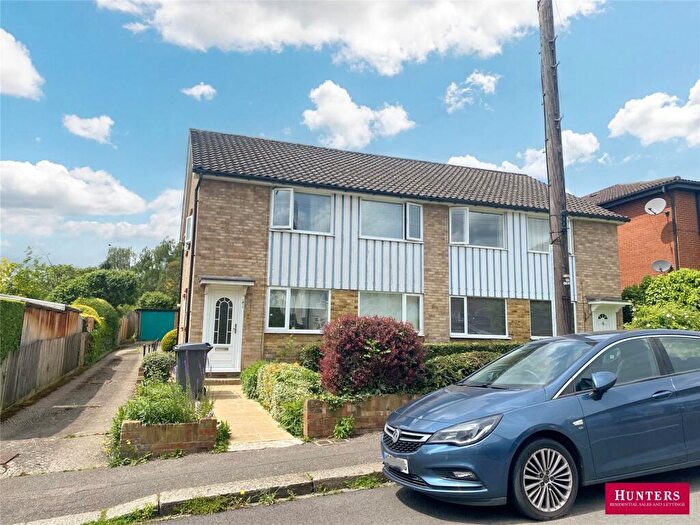 2 Bedroom Maisonette For Sale In Woodville Road, Barnet, EN5