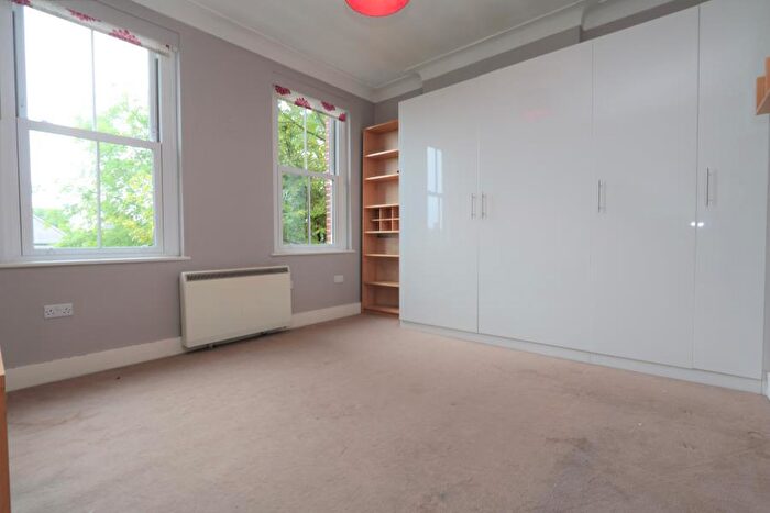 Studio To Rent In Avenue South, Surbiton, KT6
