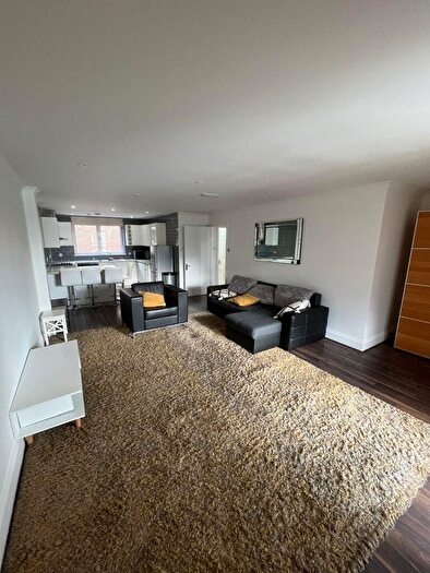2 Bedroom Flat To Rent In Pepper Street, London, E14