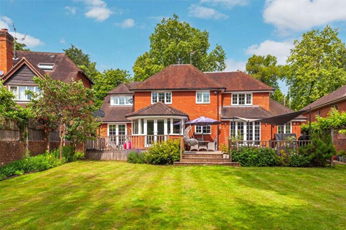 4 Bedroom Detached House For Sale In Henley Road, Marlow, Buckinghamshire, SL7