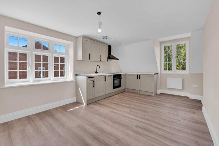 2 Bedroom Flat For Sale In Kent Road, Orpington, BR5