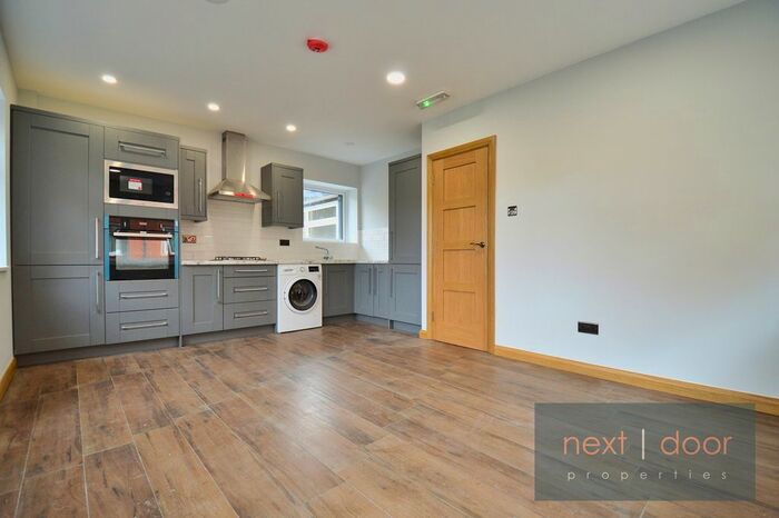 4 Bedroom Flat To Rent In Tabard St, Borough, SE1
