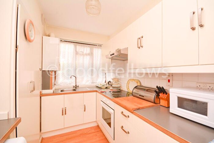 1 Bedroom Apartment To Rent In Commonside West, Mitcham, Surrey, CR4