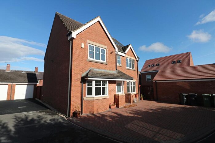 6 Bedroom Detached House For Sale In Fern View, Gomersal, Cleckheaton, West Yorkshire, BD19