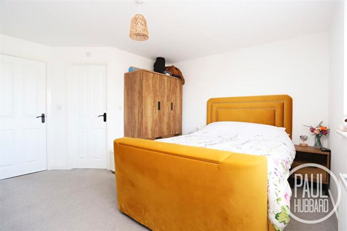 4 Bedroom Detached House For Sale In Dubordien Close, Oulton, NR32
