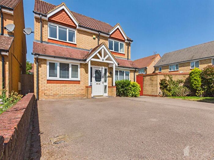 4 Bedroom Detached House For Sale In Orwell Avenue, Stevenage, SG1