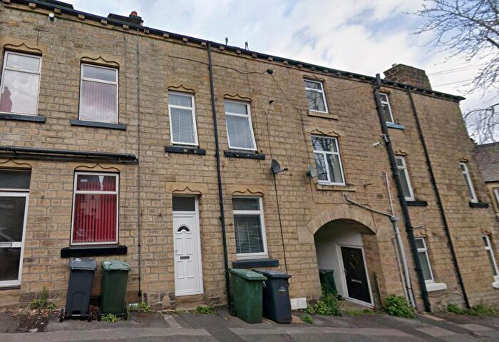 3 Bedroom Terraced House For Sale In Clock View Street, Keighley, BD20