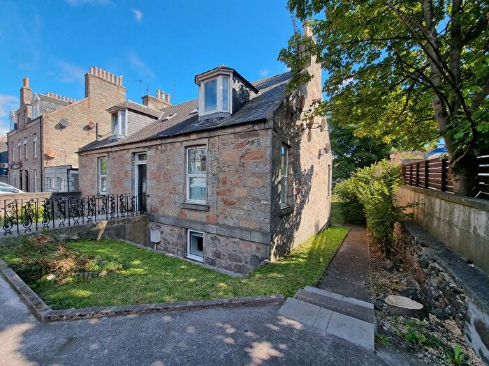 3 Bedroom Flat To Rent In King Street, Old Aberdeen, Aberdeen, AB24