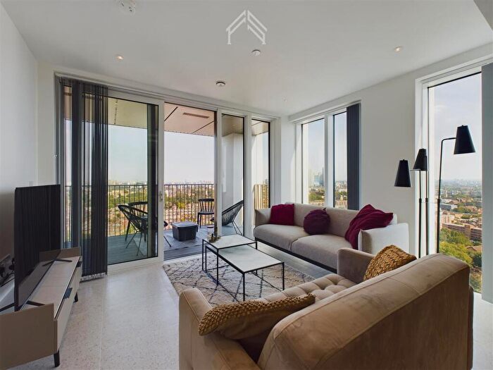 2 Bedroom Apartment To Rent In Bouchon Point, London, E1