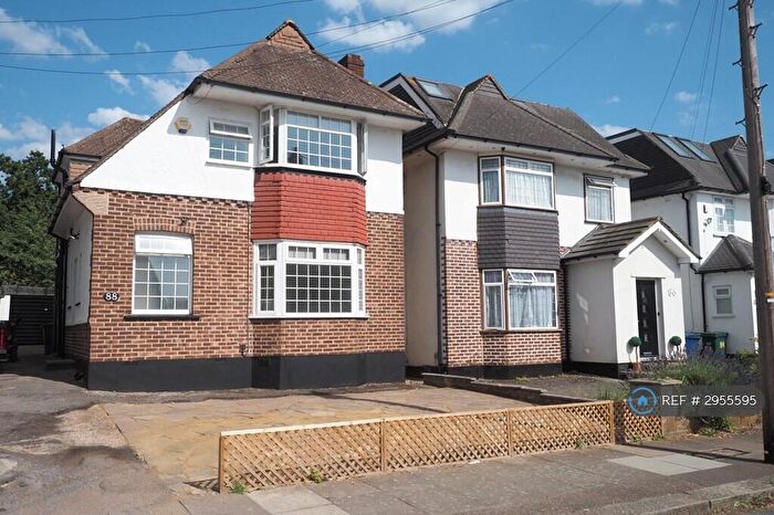 3 Bedroom Detached House To Rent In Warwick Avenue, Edgware, HA8