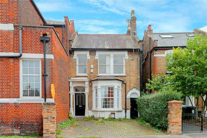 2 Bedroom Flat To Rent In Melville Road, Walthamstow, London, E17