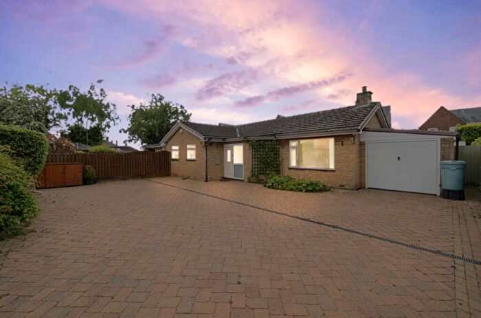 3 Bedroom Detached Bungalow For Sale In Ruthyn Avenue, Barlborough, Chesterfield, Derbyshire, S43