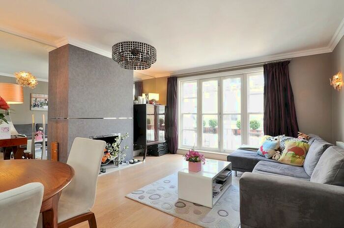 2 Bedroom Flat To Rent In Redcliffe Mews, Chelsea, SW10
