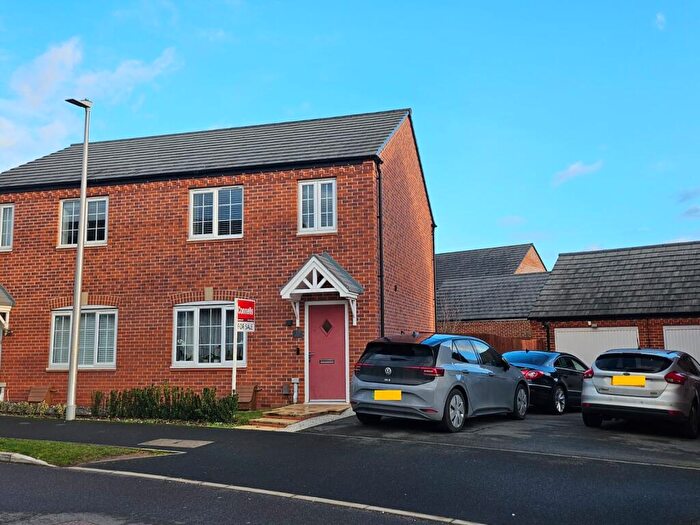 3 Bedroom Semi Detached House For Sale In Palmer Crescent, Warwick, CV34