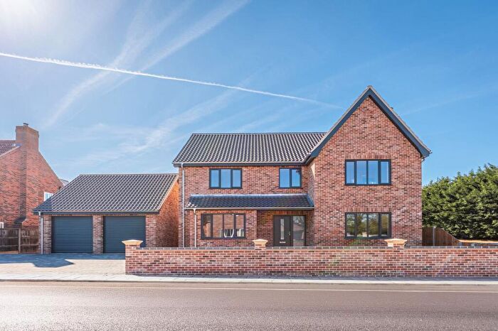 4 Bedroom Detached House For Sale In A Four/Five Bedroom New Home In Yaxham - Ready To Move In This Summer!, NR19