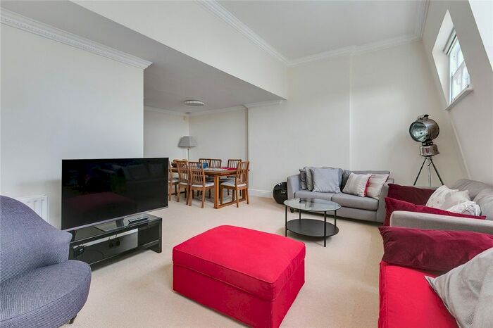 3 Bedroom Flat To Rent In Queens Gate Terrace, South Kensington, SW7