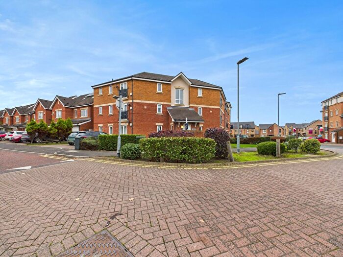 2 Bedroom Flat For Sale In Foster Drive, St James Village, Gateshead, NE8