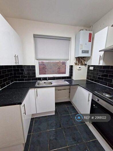 4 Bedroom Terraced House To Rent In Vittoria Street, Birkenhead, CH41