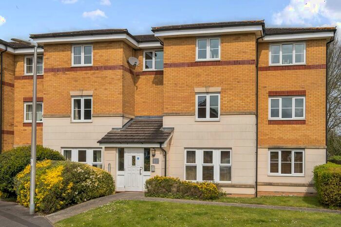 2 Bedroom Apartment To Rent In Martingale Chase, Newbury, RG14
