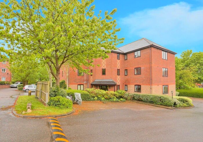 2 Bedroom Flat To Rent In Millers Rise, St.Albans AL1