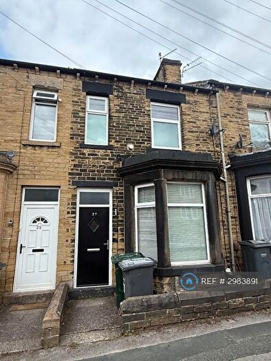 3 Bedroom Terraced House To Rent In Clare Road, Bradford, BD12