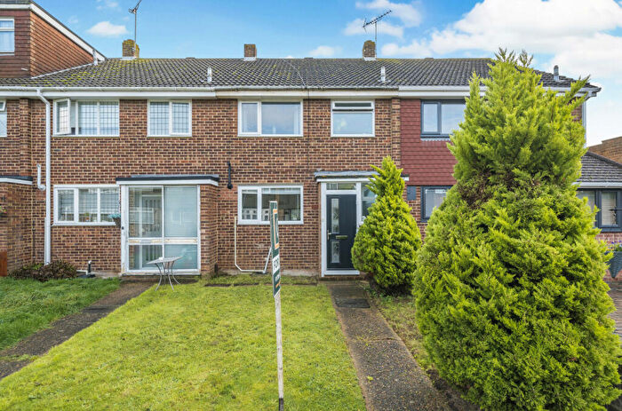 3 Bedroom Terraced House For Sale In Farnham Close, Rainham, Gillingham, Kent, ME8