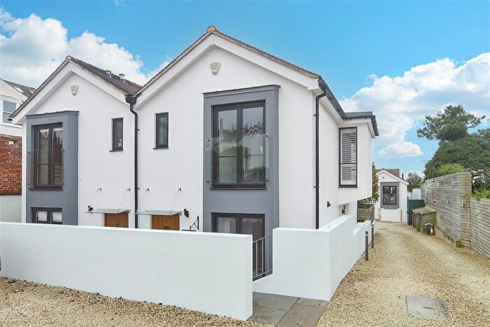 3 Bedroom Semi Detached House For Sale In St. Andrew's Road, Brighton, East Sussex, BN1