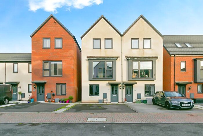 4 Bedroom Town House For Sale In Ffordd Penrhyn, Barry, CF62