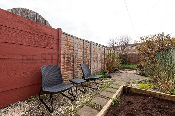 3 Bedroom Apartment To Rent In Hitcham Road, Walthamstow, E17