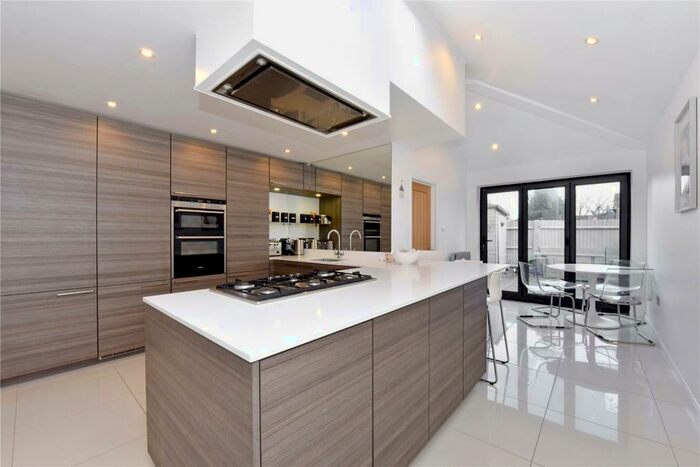 3 Bedroom Terraced House To Rent In Alexandra Road, Windsor, Berkshire, SL4