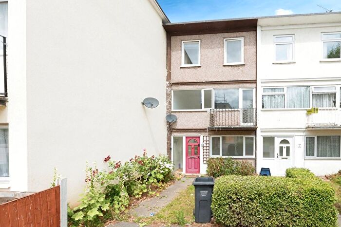 3 Bedroom Town House For Sale In Long Riding, Basildon, Essex, SS14