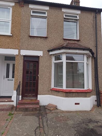 4 Bedroom Terraced House To Rent In Chadwell Road, Grays, RM17