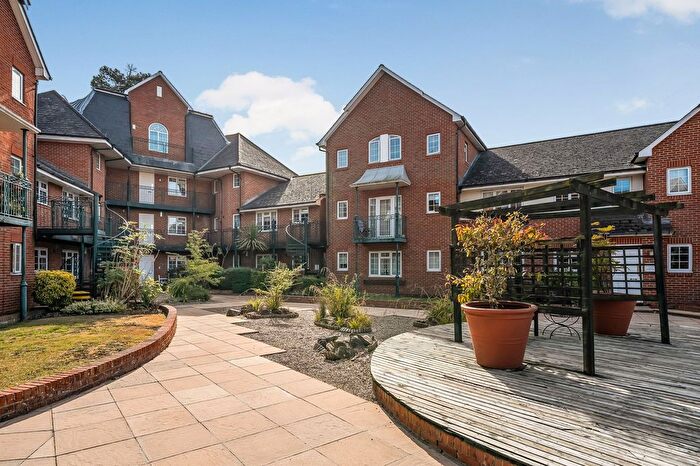 2 Bedroom Flat To Rent In St. Leonards Road, Windsor, SL4