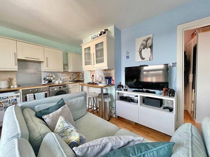 1 Bedroom Flat For Sale In Church Road, St Thomas, EX2