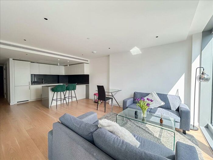 1 Bedroom Apartment To Rent In Landmark Pinnacle, Marsh Wall, Canary Wharf, London, Tower Hamlets, E14