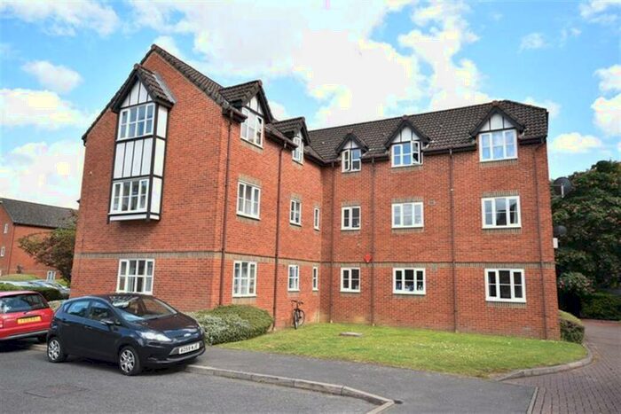 2 Bedroom Apartment To Rent In Charnwood House, Rembrandt Way, Reading, RG1