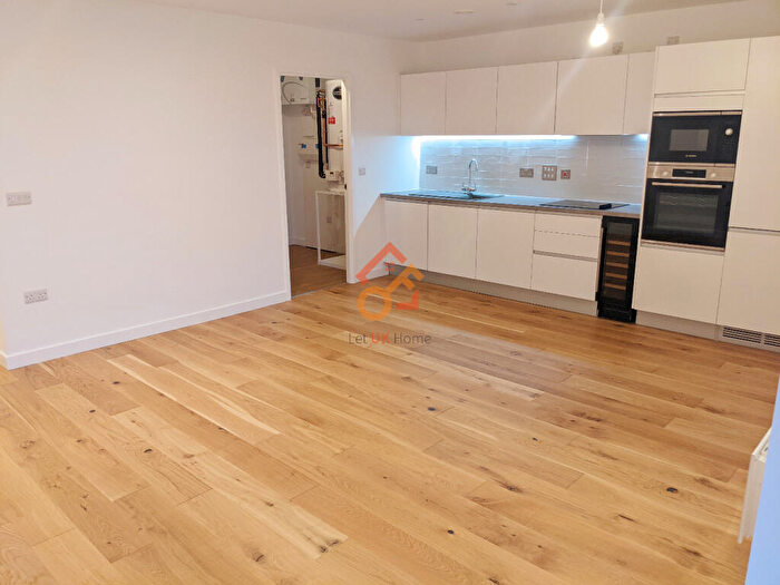 2 Bedroom Flat To Rent In The Axium, Windmill Street, Birmingham, B1