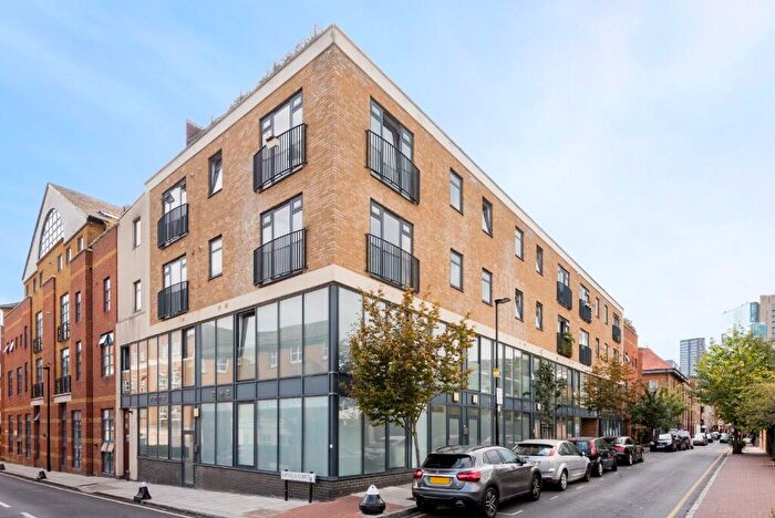 2 Bedroom Duplex To Rent In Bacon Street, London, E2