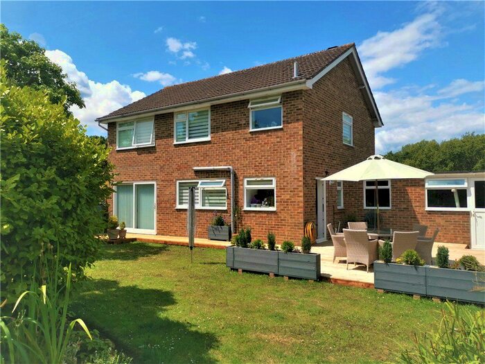 4 Bedroom Detached House For Sale In Park View, Wootton Bridge, Ryde, PO33