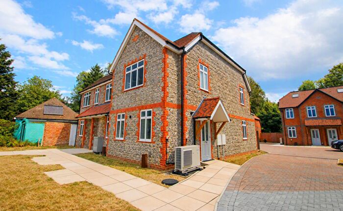 3 Bedroom Property To Rent In Kingswood Way, South Croydon, CR2