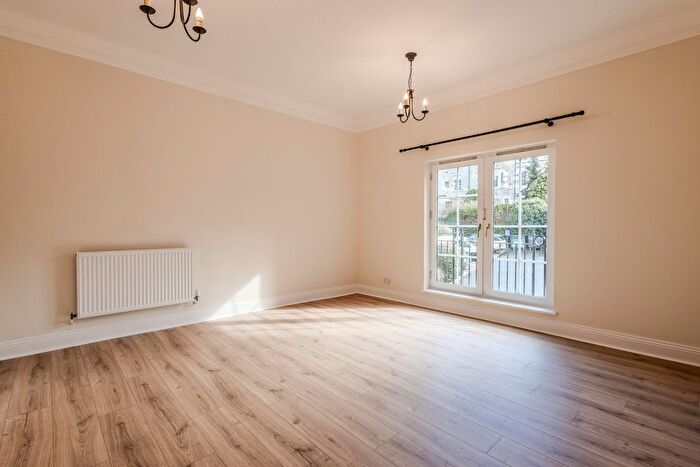 2 Bedroom Flat To Rent In East London Street, Edinburgh, EH7