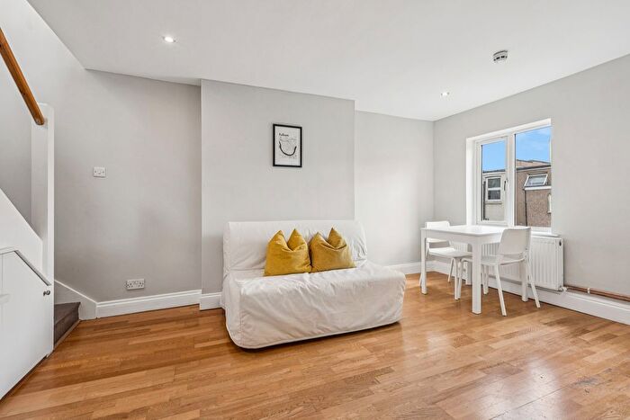 Studio To Rent In Armadale Road, London, SW6