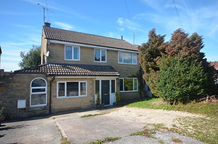 4 Bedroom Link Detached House For Sale In Brue Avenue, Bruton, BA10