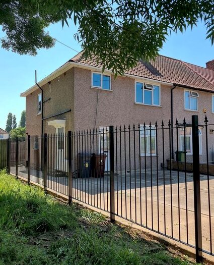 1 Bedroom Flat To Rent In Ayloffe Road, Dagenham, RM9