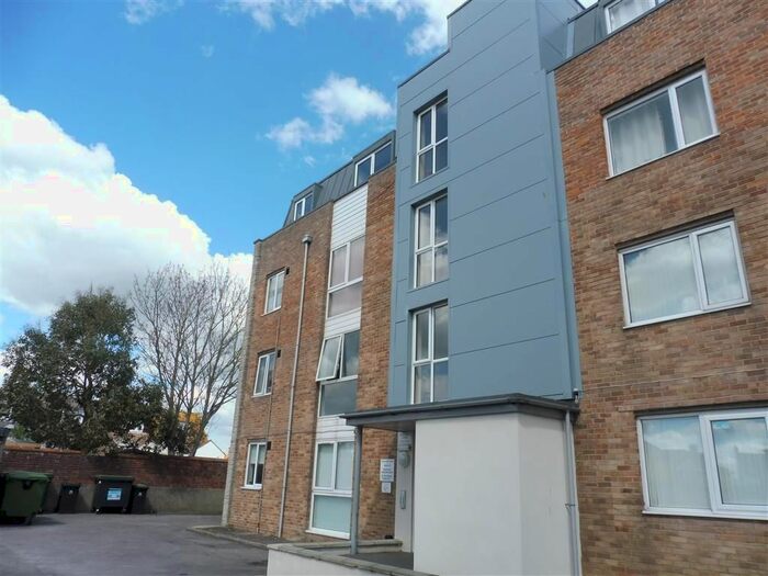 2 Bedroom Flat To Rent In Alexandra Road, Weymouth, DT4